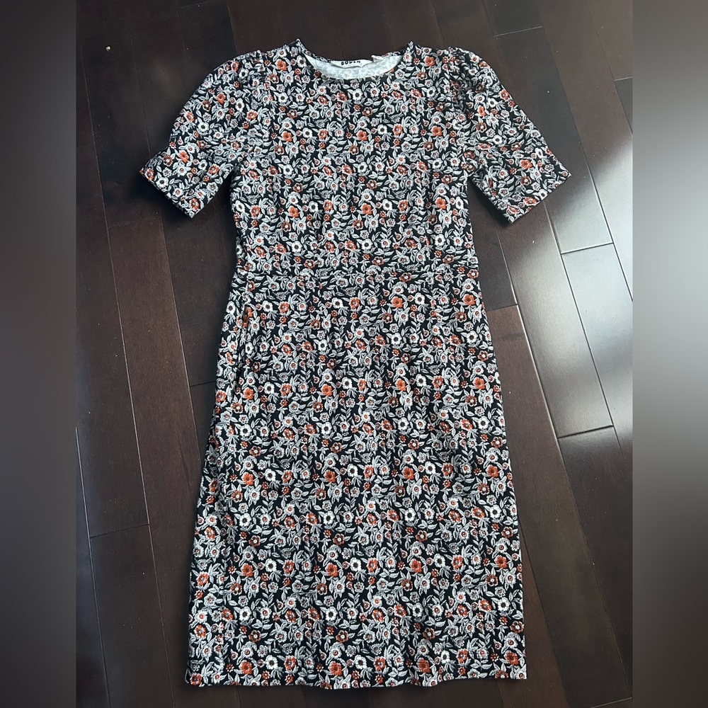 Boden size 10L ‘Zoe’ mini dress. Pansy bloom print 🖤